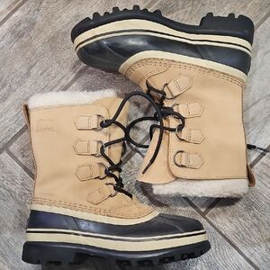 Sorel Women's Beige and Black Winter Boots